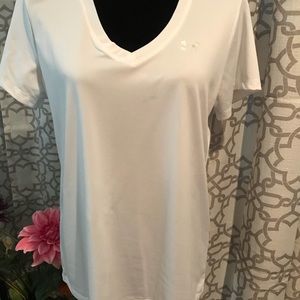UNDER ARMOUR white tee